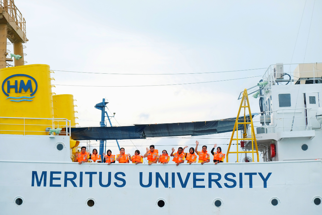MERITUS University A University Like No Other. The Right Course